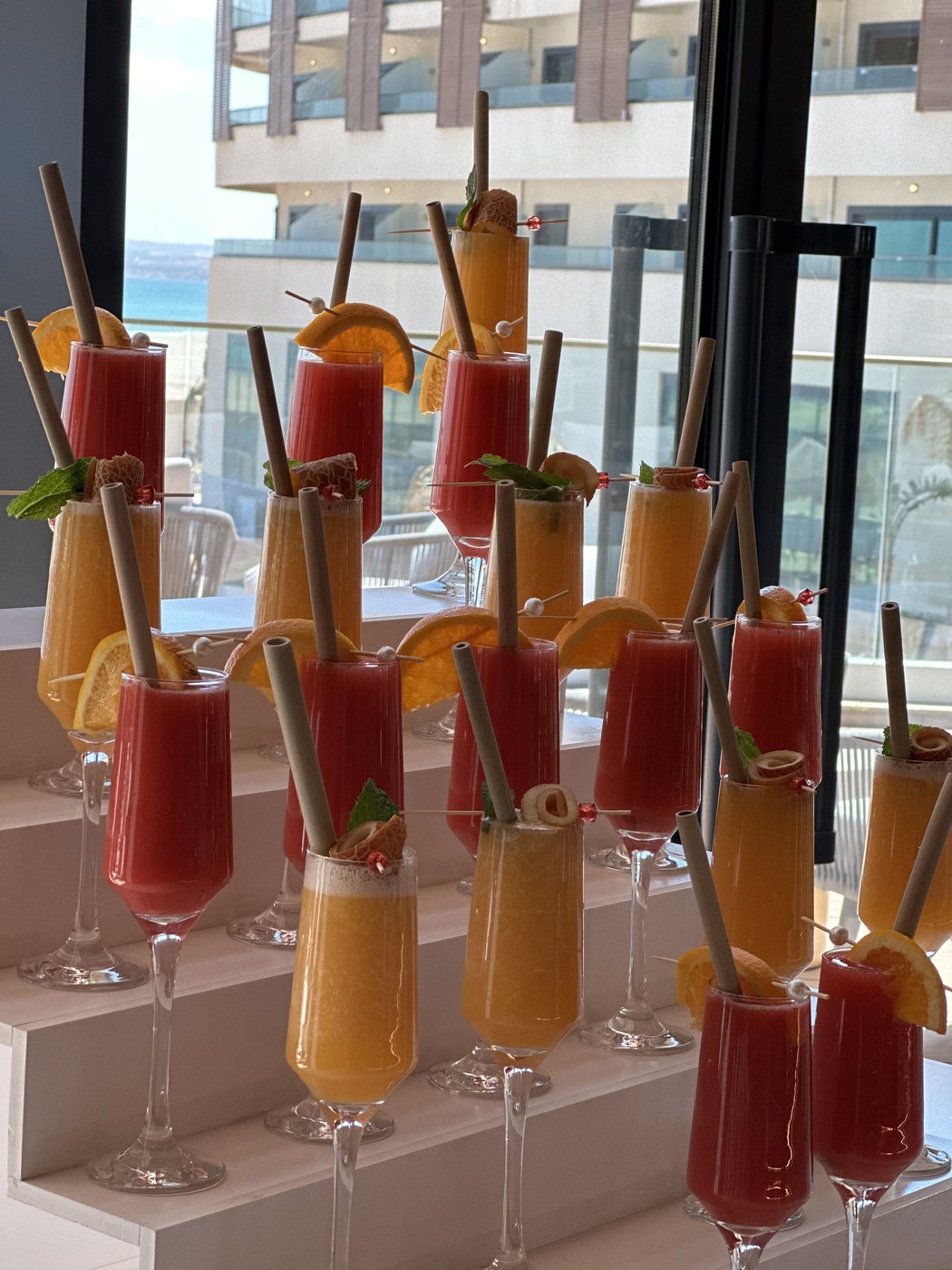 Cocktails signature alignés